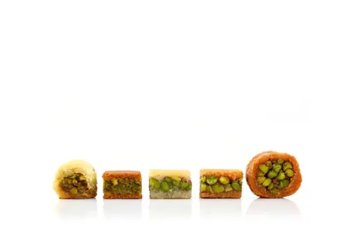 Hallab 1881 Box of 900 gr Mixed Baklava Premium