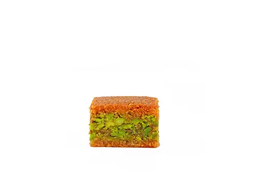Hallab 1881 Box of 900 gr Basma Pistachios